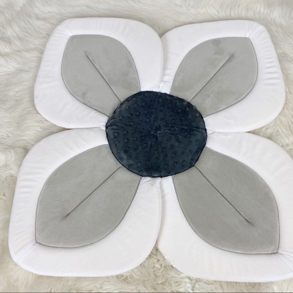 Blooming bath gray flower sink bath mat